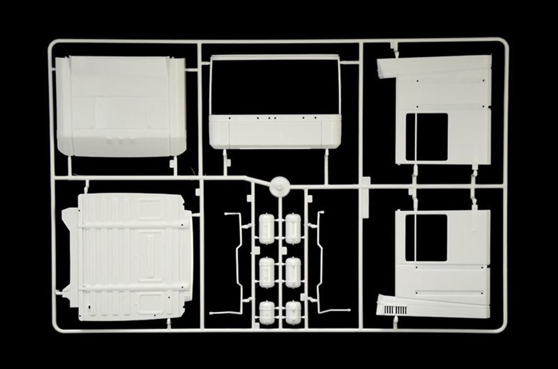 Italeri 3941S 1/24 2001 Renault Magnum AE500 Çekici Demonte Plastik Maketi