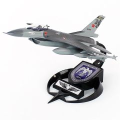 AkbaModel 1/48 F-16 Akıncı Filo Muharip Savaş Uçağı, Sergilemeye Hazır Standlı Model
