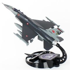 AkbaModel 1/48 F-16 Atmaca Filo Muharip Savaş Uçağı, Sergilemeye Hazır Standlı Model