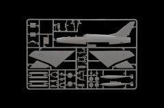 Italeri 1398S 1/72 F-100F Super Sabre Savaş Uçağı Demonte Plastik Maketi