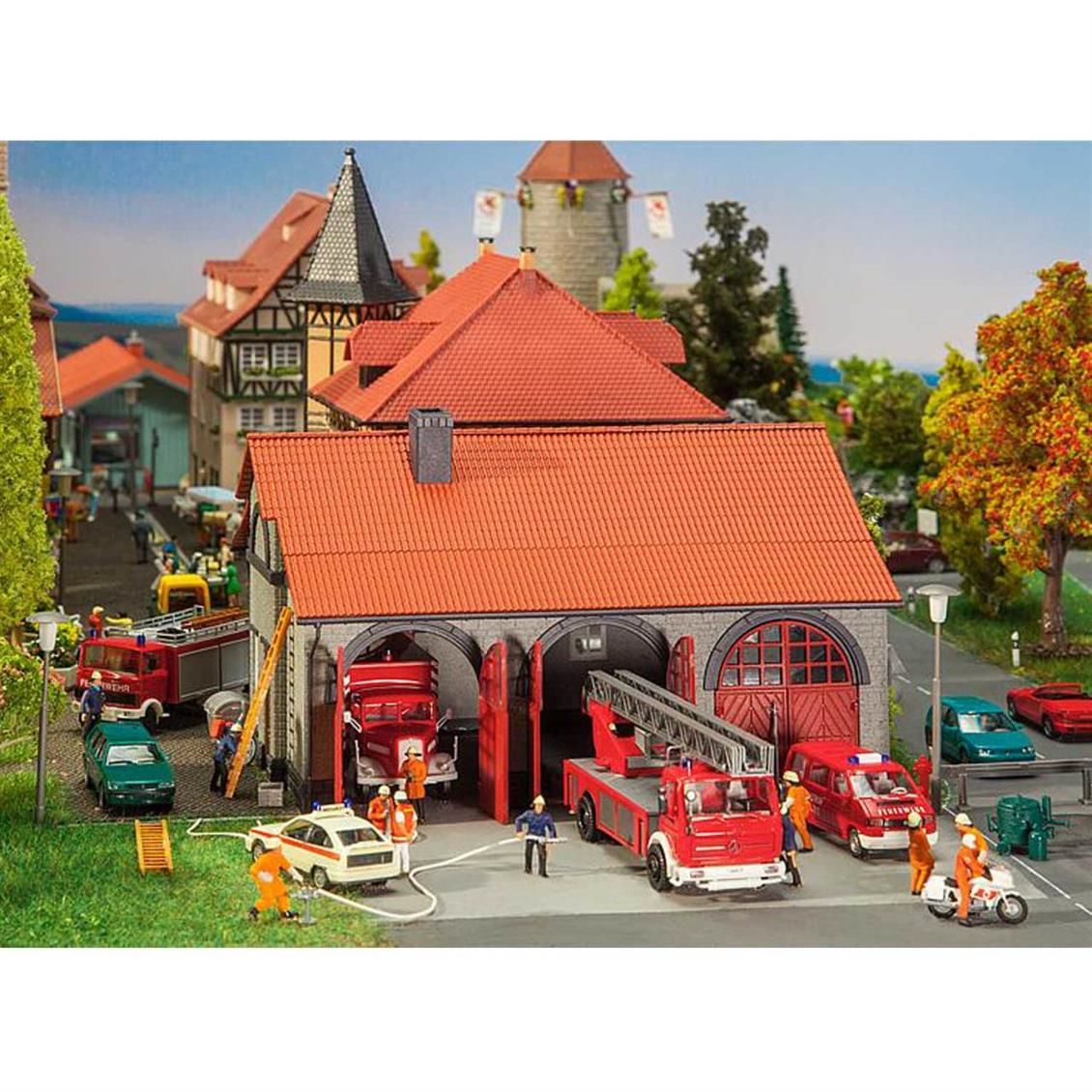 Faller 130162 1/87 İtfaiye Evi Demonte Plastik Maketi