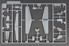 AMK 88002 1/48 Rus L-29 Delfin Demonte Plastik Eğitim Uçağı Maketi