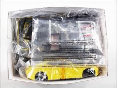 AMT 1074M 1/25 2017 Chevy Camaro SS 1LE Araba Demonte Plastik Maketi