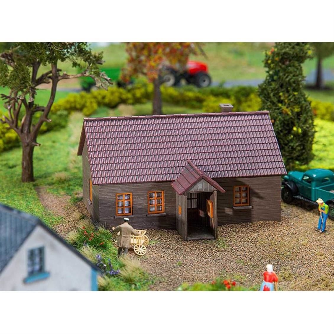 Faller 130601 1/87 Kır Evi Demonte Plastik Maketi