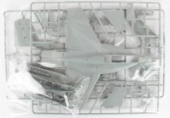 Academy 12547 1/72 USN F/A-18E VFA-143 (Pukin Dogs) Savaş Uçağı Demonte Plastik Maketi