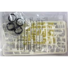 AMT 978M 1/25 2016 Chevy Camaro SS Araba Demonte Plastik Maketi
