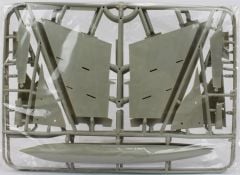 Kitty Hawk 80113 1/48 Mig-25 RB/ RBT Savaş Uçağı ve 2 Resin Figür Demonte Plastik Maketi