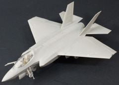 Kitty Hawk 80132 1/48 F-35C Lightning II Savaş Uçağı Demonte Plastik Maketi
