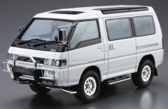05233 1/24 MITSUBISHI P35W DELICA STAR WAGON 91